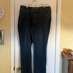 W62 size 12 class is fit straight denim jeans w pockets